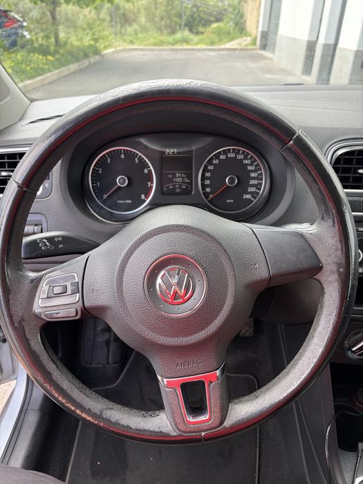 VW Polo 1.2 Comfortline 2010 | 140.000 km | Económico e Fiável