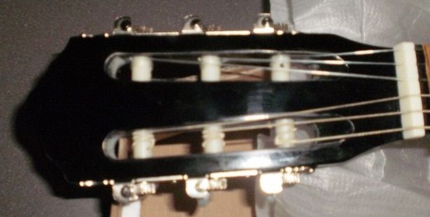 Guitarra clássica preta e set