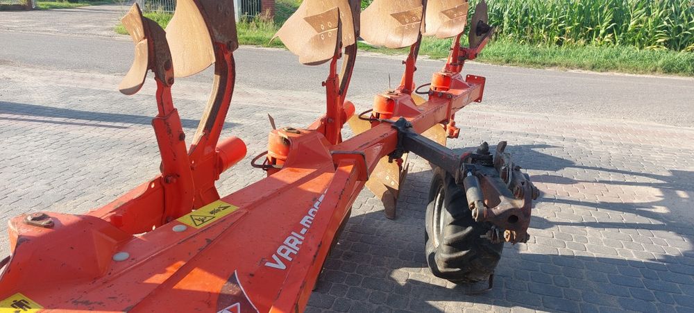 Pług obrotowy kuhn vario vari master 122 2011 rok 4+1