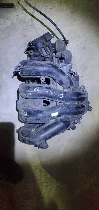 Колектор впускний 4M5G9424FK коллектор Ford Focus 1.8 2.0