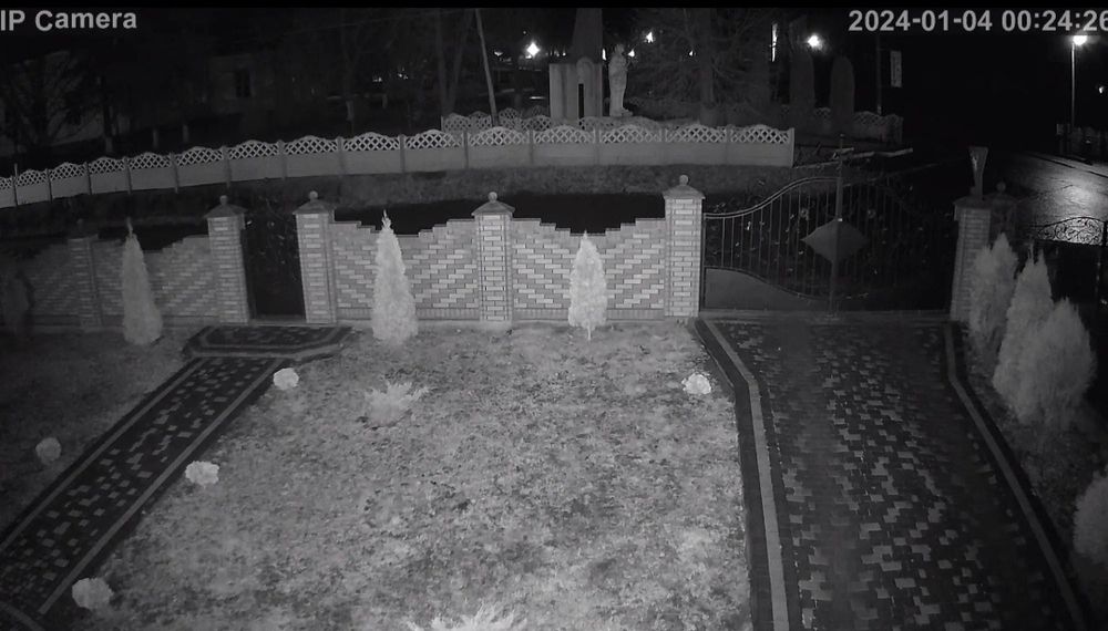 Наружная 4G + WiFi IP камера безопасности Boavision D4W4G8MP4G
Наружна