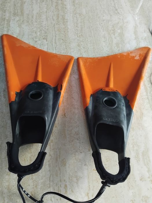 Pés de pato da marca Deeply  Tamanho S