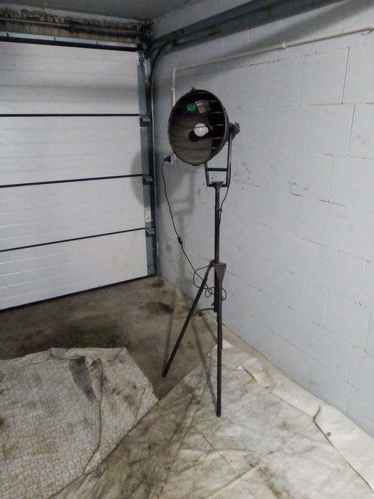 jonsered lampa stojaca na trojnogu