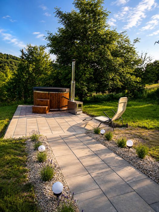 Domek w Krainie Wygasłych Wulkanów z balią/ jacuzzi