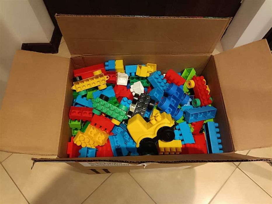 4,5 kg klocków w stylu mega bloks sprzedam