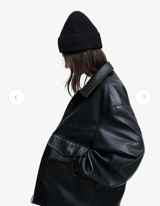 Bershka тепла шапка із суміші вовни чорного кольору