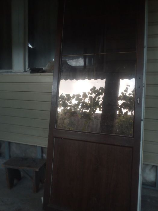 Пластиковые двери