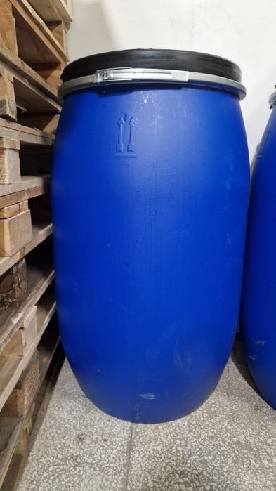 Beczka plastikowa beczki 220 L czsta