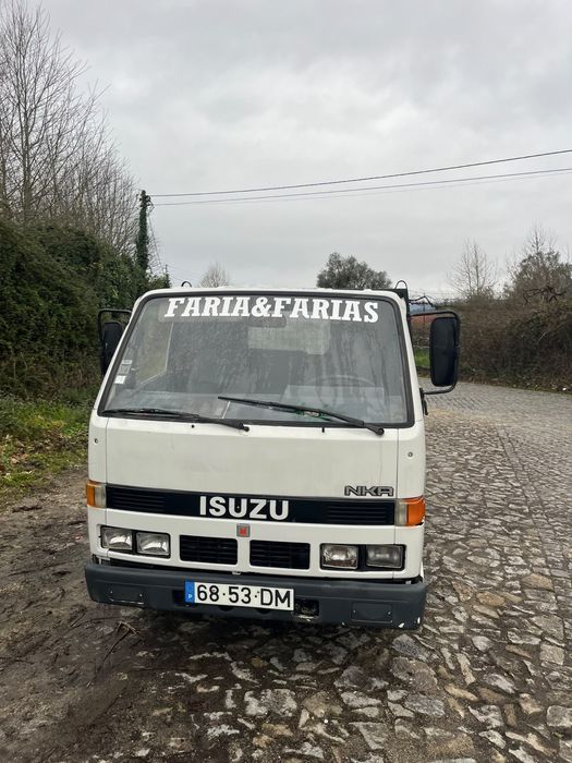Carrinha Isuzu NKR