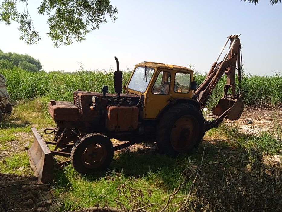 Екскаватор ЮМЗ 2621