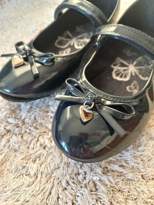Granatowe eleganckie lakierki baleriny 33