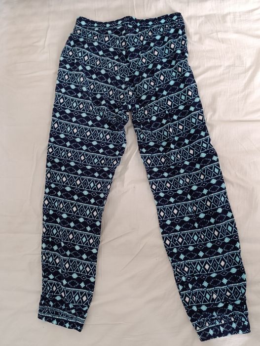 Letnie spodnie r. 140/146