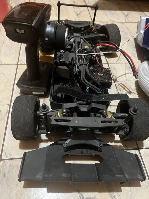 Maverick Model HPI машинка на радіоуправлінні