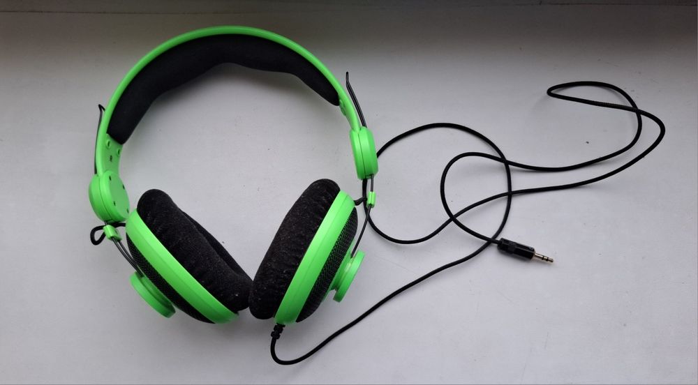 Навушники Razer Kraken Green
Оригінал, в доброму стані. Є тріщи