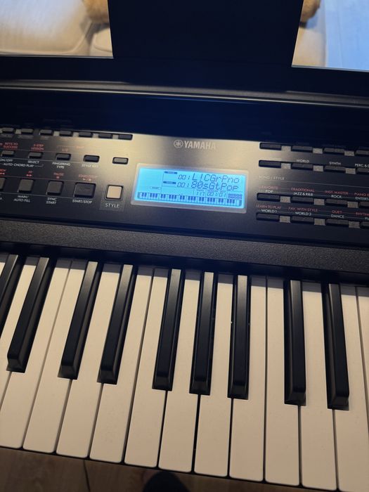 Teclado Yamaha PSR-E383