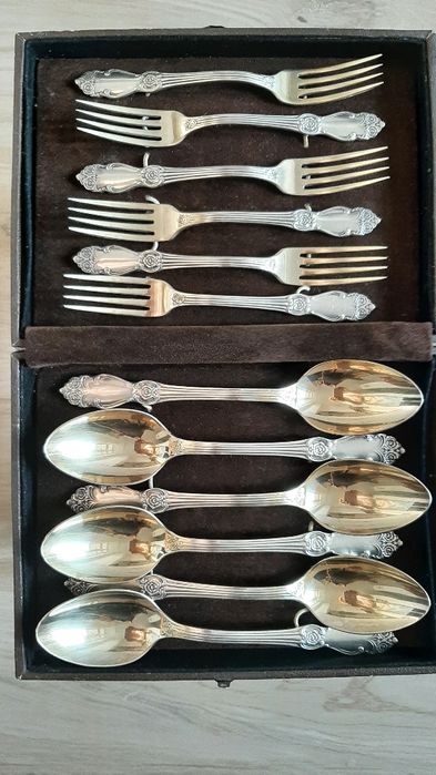 Набір столових приборів