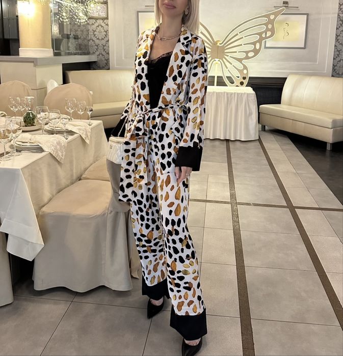 Костюм у піжамному стилі