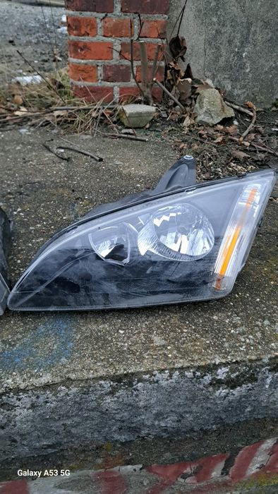 Lampy przód Ford Focus MK2