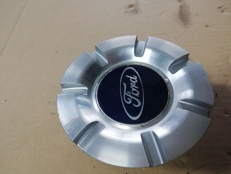 Dekiel kapsel zaślepka alufelgi śrub szpilek Ford C-max mk1 16 cali