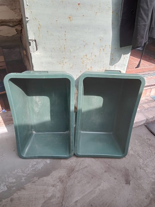 Продам 2 ванночки плассмас. Самовивоз.80×40