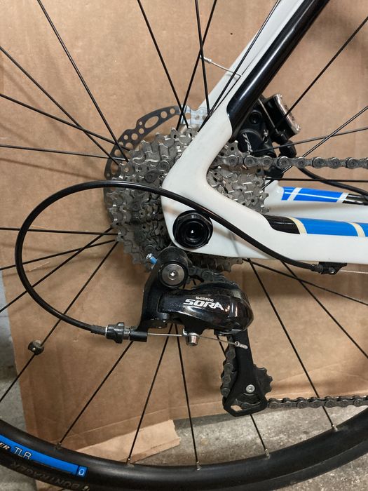 Rower szosowy TREK Domane 4.0 Disc rozm. 54.2 cm + akcesoria