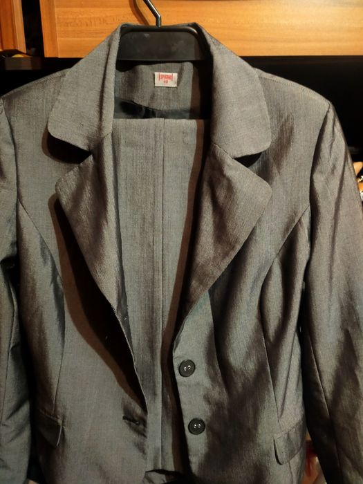 Spodnium w kolorze ciemno szarym