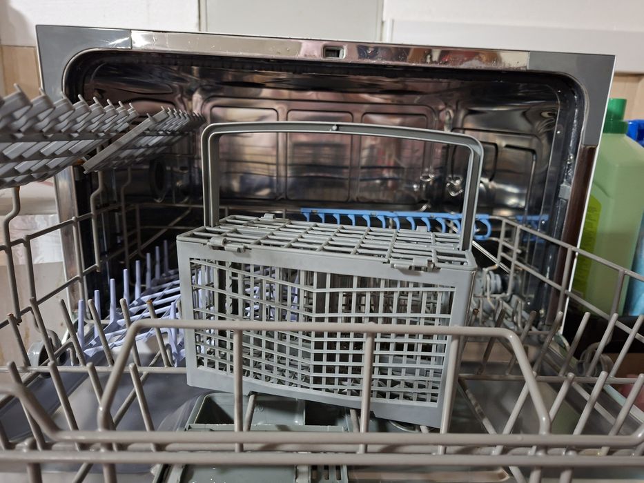Máquina de lavar loiça avariada
