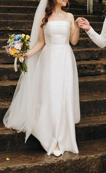 Весільна сукня в ідеальному стані