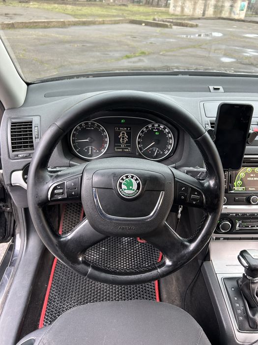 Шкода А5  2012,2.0 дизель,кпп автомат