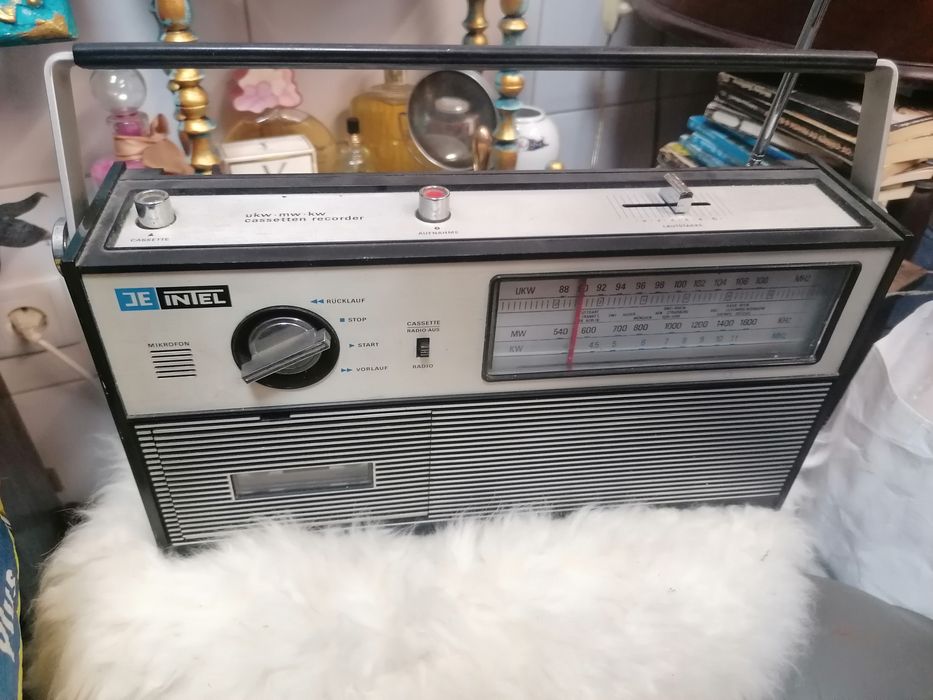 Rádio cassetes Intel, Germany