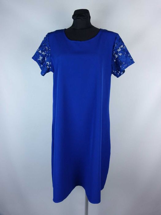 Trapezowa elegancka kobaltowa sukienka z koronką / XXL