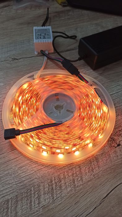 Светодиодная лента RGB с пультом и адаптером