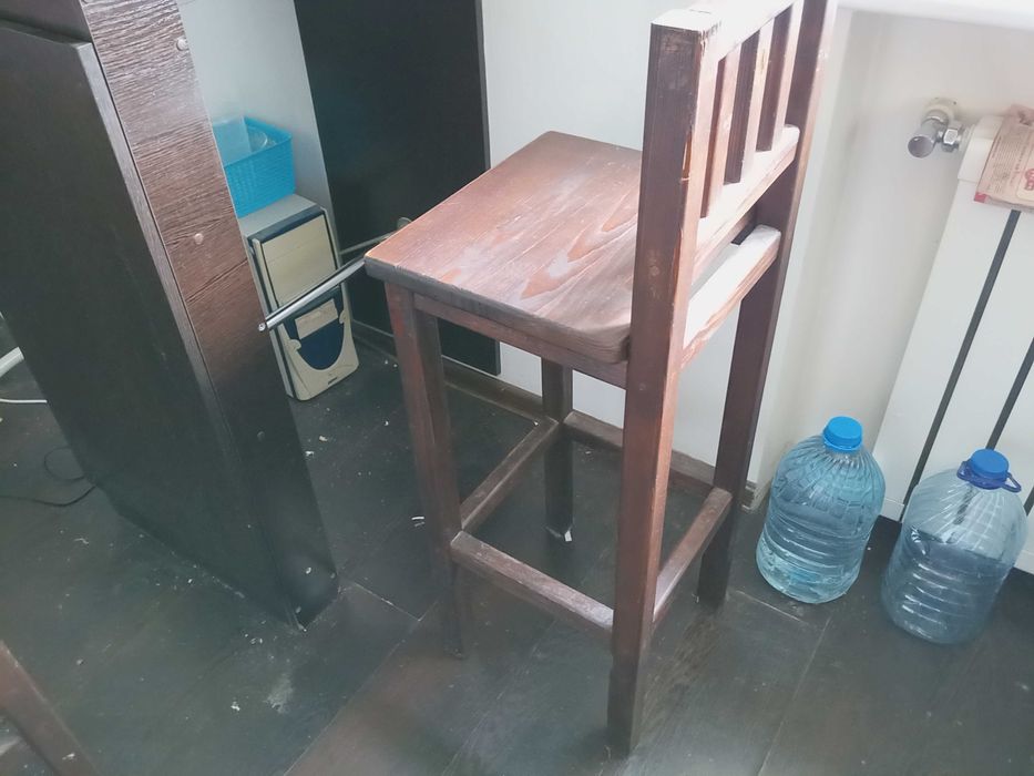 Стул барный деревяный