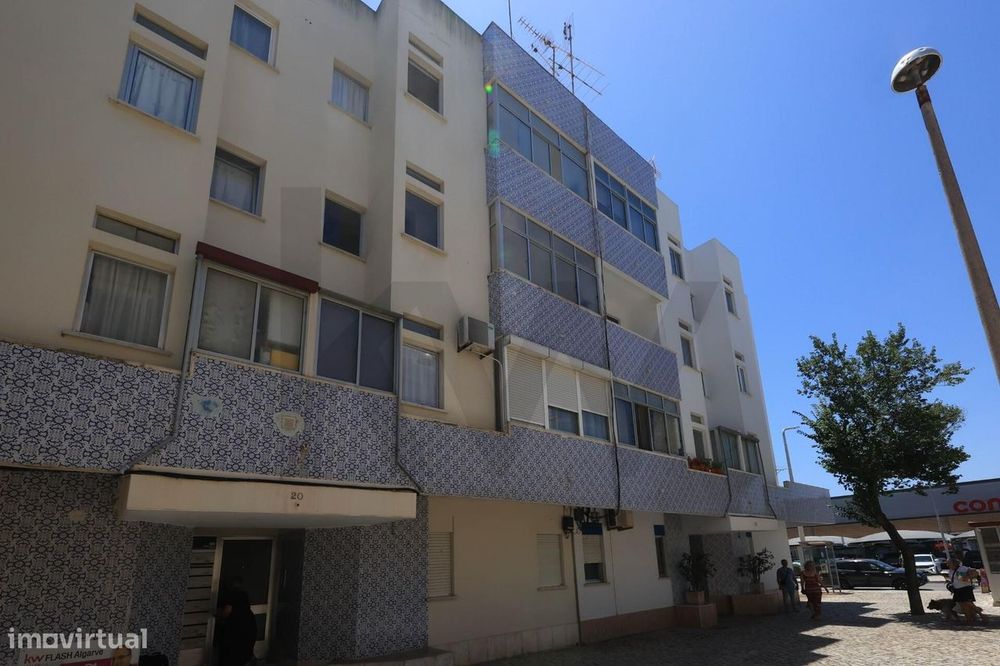 Apartamento T2 para renovar em VRSA - Algarve