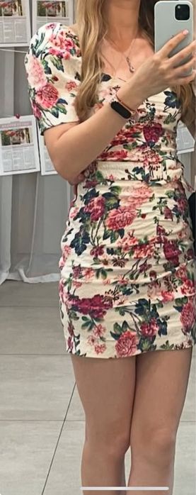 sukienka mini w kwiaty z Zary