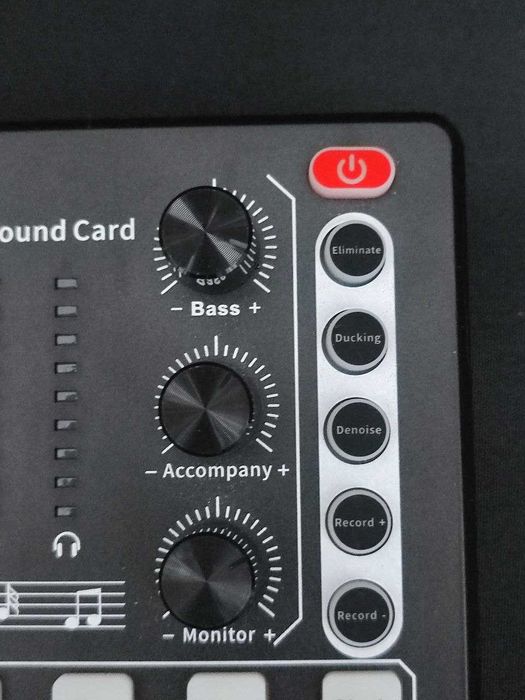 Mesa de Som (Interface) para Live Streaming