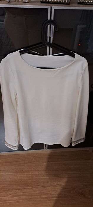 Blusa branca com aplicação