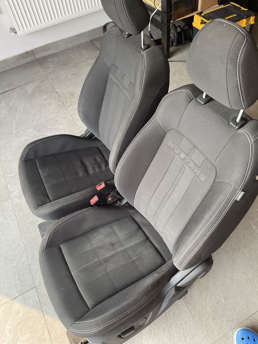 Сидіння Ford Mustang з Airbag