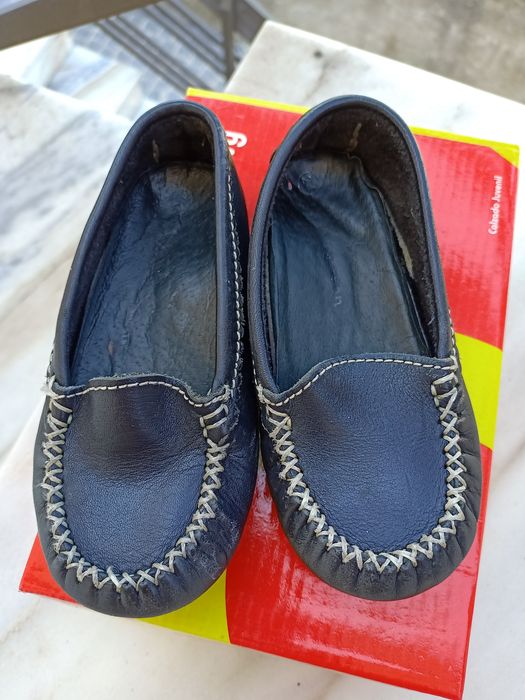 Bota menina e sapatilhas