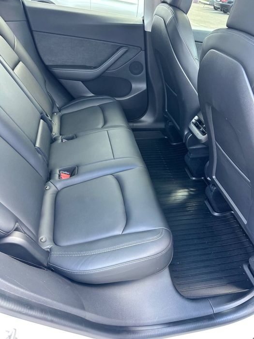 Tesla Model Y 2021 Standard Range