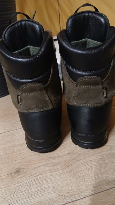 Берци Aku Британія