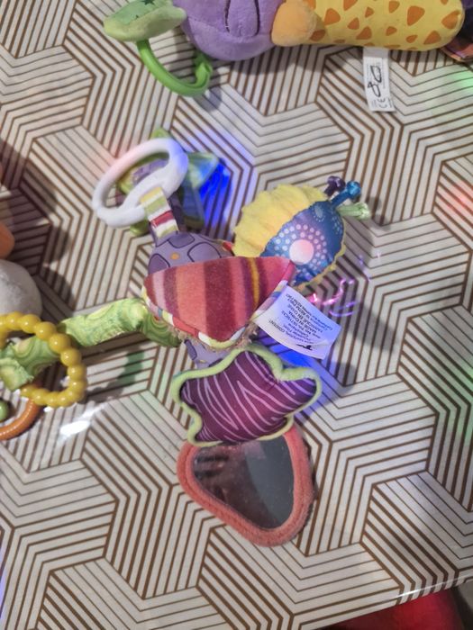 Іграшки в колиску погремушки , брязкальця