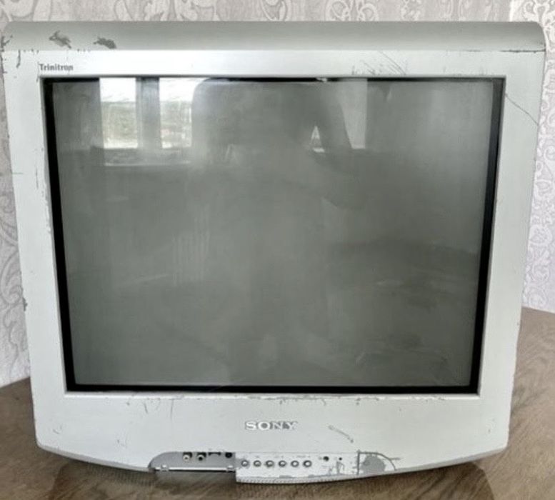 Телевізор Sony Trinitron KV-21LT1K У хорошому стані.