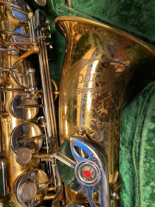 Saxofone Alto Dolnet “Super Studium” + Selmer Pak