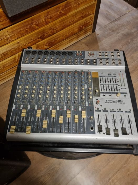 Wzmacniacz mikser Phonic POWERPOD 1860 II