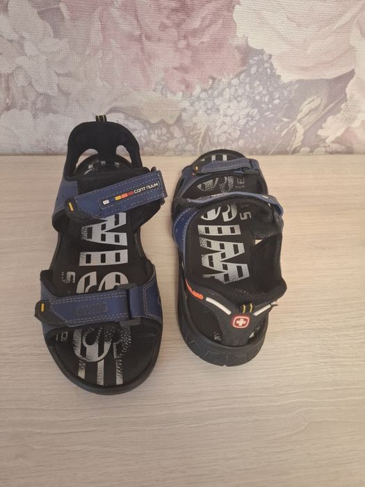 Сандалі 40розмір