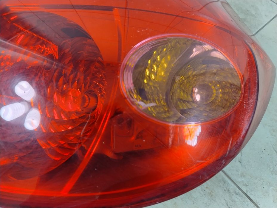 Kia ceed 1 HB hatchback tył prawy wysyłka OLX oryginał oprawki wysyłka