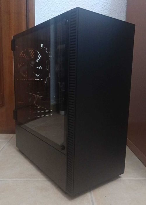 Torre Desktop Gaming AMD