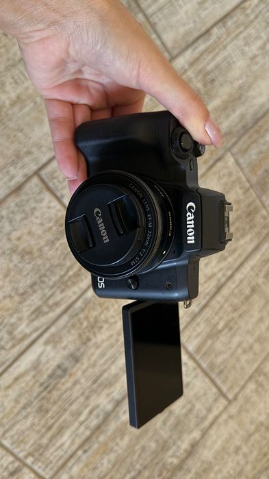 Canon eos m 50 / EF-M22mm