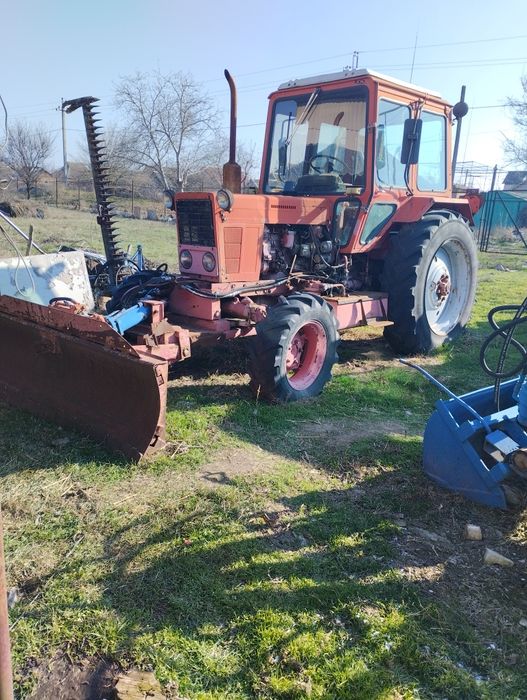 Продаем трактор МТЗ-82 в рабочем состоянии. Цена 10500 $